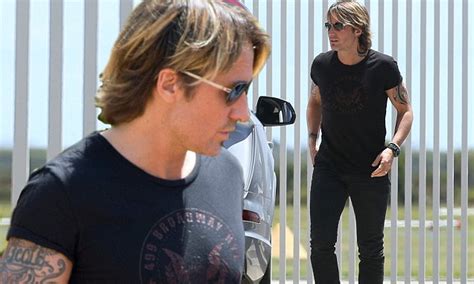 keith urban is joined by mother marienne after his late father s funeral daily mail online