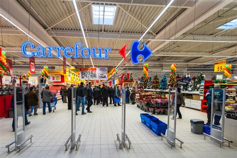 carrefour launches cashierless store  shoppers pay  facial recognition latest retail