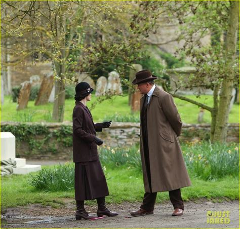 these downton abbey set photos are getting us really excited for
