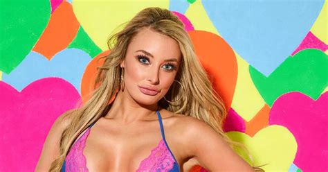 Love Islands Chloe Crowhurst Rushed To Hospital After Serious Car