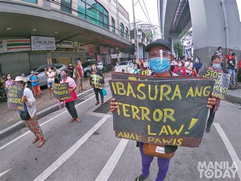 Protest In Mendiola As Farmers Decry Worsening Poverty Hunger And