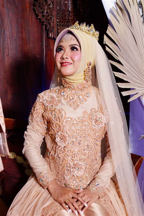 Kebaya Rias Pengantin Muslimah Kebaya Pengantin Muslim Putih Silver