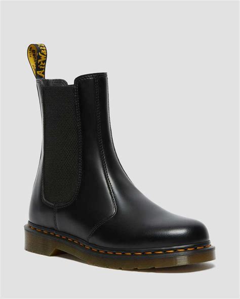 smooth leather chelsea boots dr martens