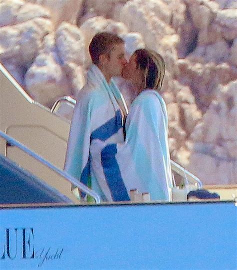 justin bieber and girlfriend sofia richie put on another steamy pda on