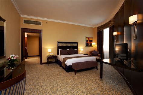 executive suite    hotels resorts