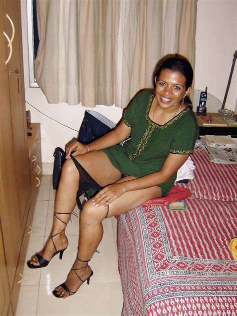 hot indian aunty spread leg hot nude
