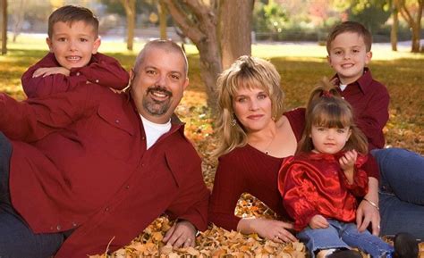 creative family outdoor portraits family portrait   treasure