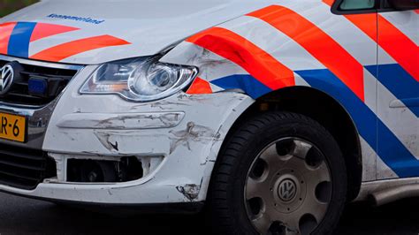 twee autos uitgebrand politieauto beschadigd nh nieuws