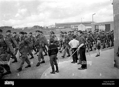 troops   grenadier guards   arriving   docks