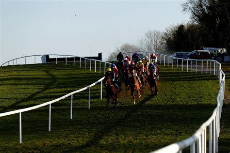 irish jump racing season      hri announce fairyhouse  punchestown festivals