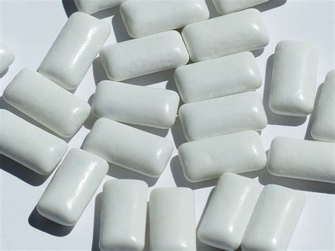 choosing  chewing gum     smile  dental health resource