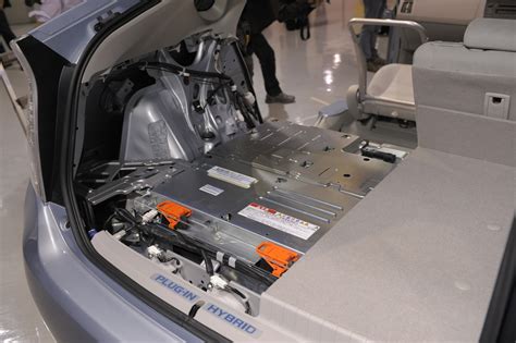 toyotas  solid state battery      cars   techcrunch