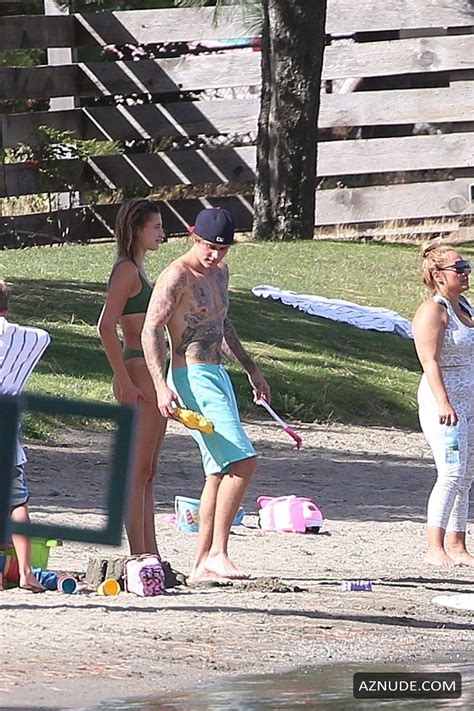 hailey bieber and justin spotted shirtless during their vacation in