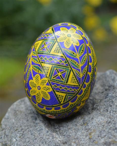 pysanka yellow violet ukrainian easter egg   ukrainian easter