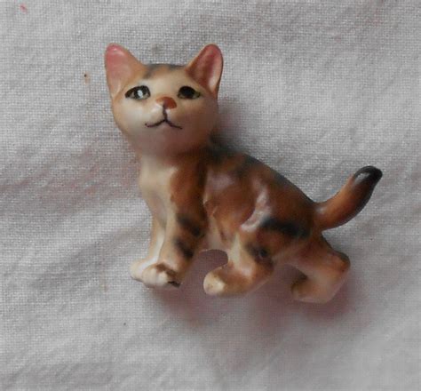 cat figurine vintage collectible ceramic hand painted