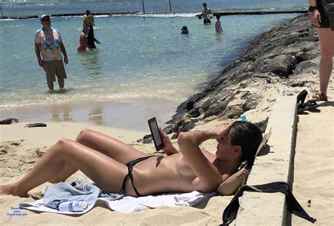 she went topless on waikiki beach preview august 2019