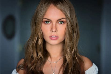 2048x1367 Blonde Green Eyes Girl Model Face Russian Anastasiya