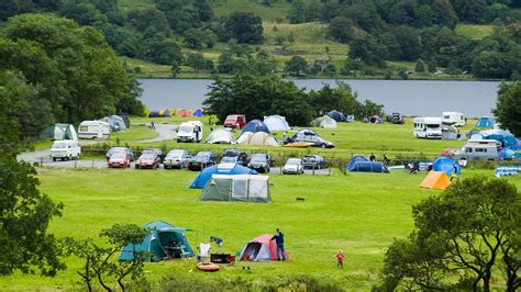 caravan parks campsites  tourist spots  wales  close  bid  slow spread  covid