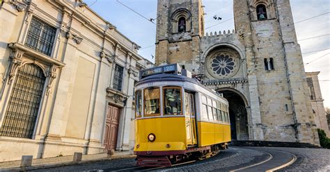 tram  lissabon portugal vakantie info
