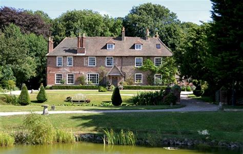 ockwells manor berkshire  insight   splendours  grand living   century
