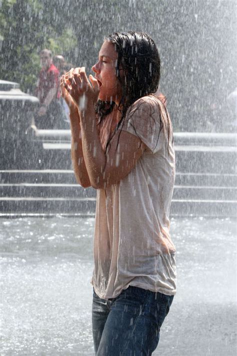 katie holmes gets soaking wet filming mania days in nyc