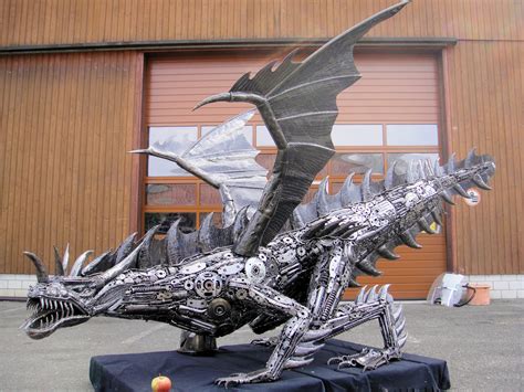custom sculptures   recycled metal  tom samui