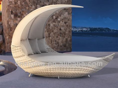 2017 New Designs Moon Shape Outdoor Rattan Furniture Daybeds With