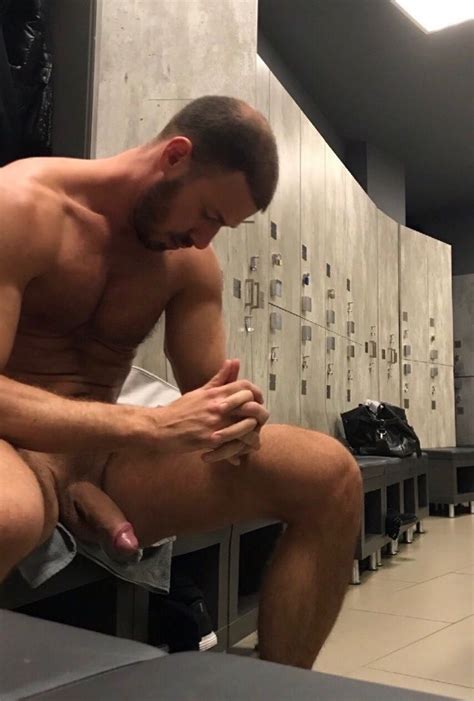 Flaunting In The Locker Room Page 23 Lpsg