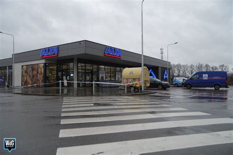 aldi heropent vernieuwde supermarkt  weert