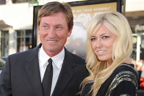 Paulina Gretzky Gets Candid About Growing Up As Wayne S Daughter