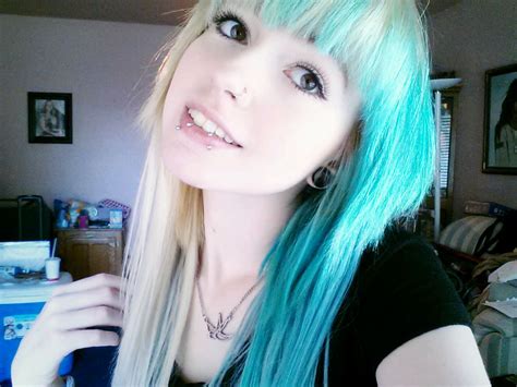emo girl blue hair resultado de imagen para emos peinados emo