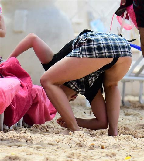hayden panettiere upskirt at a beach in barbados