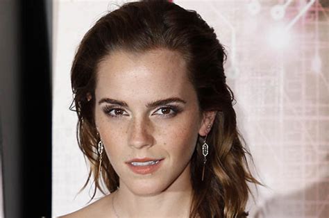 Emma Watson Flashes Cleavage At The Circle Film Premiere Daily Star