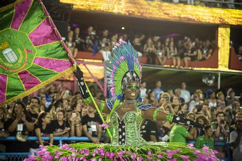 brazilian carnival   colorful costumes moments   parade