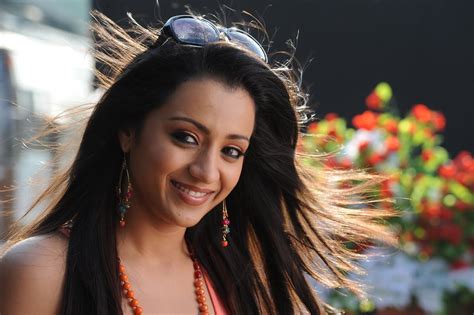 Latest Movie Masala Trisha New In Dammu Movie Photos Gallery