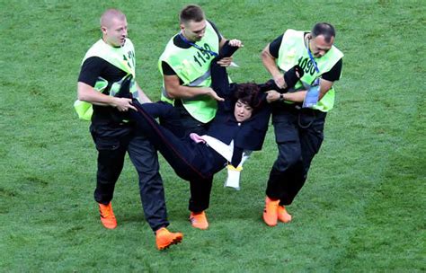 World Cup Pitch Invaders Pussy Riot Freed From Jail