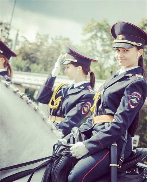 mounted police girls from russia 5 pics