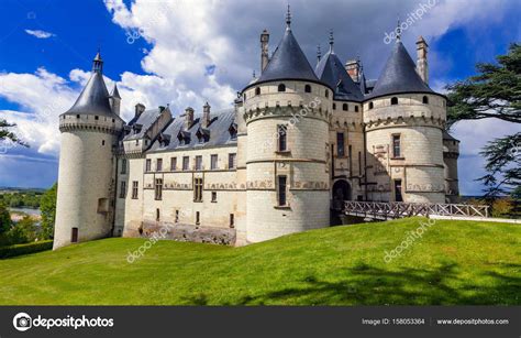 castle  fairy tale chaumont sur loire famous loire valley stock photo  cmaugli