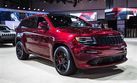 jeep grand cherokee srt pictures photo gallery car  driver