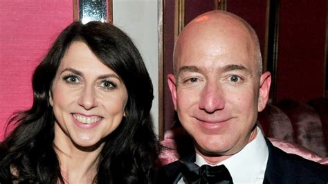 amazon ceo jeff bezos and wife of 25 years divorcing