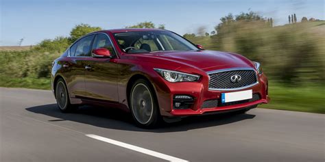 infiniti  review  drive specs pricing carwow