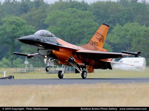 airshow action photo gallery airshow action photography  peter steehouwer
