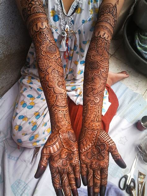 Beautiful Latest Simple Arabic Pakistani Indian Bridal Girl Mehndi