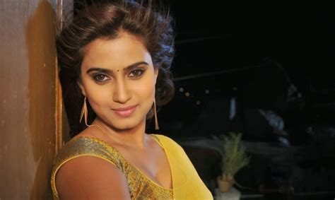 telugu entertainment telugu romance movie actress dimple chopade latest hot yellow saree pics