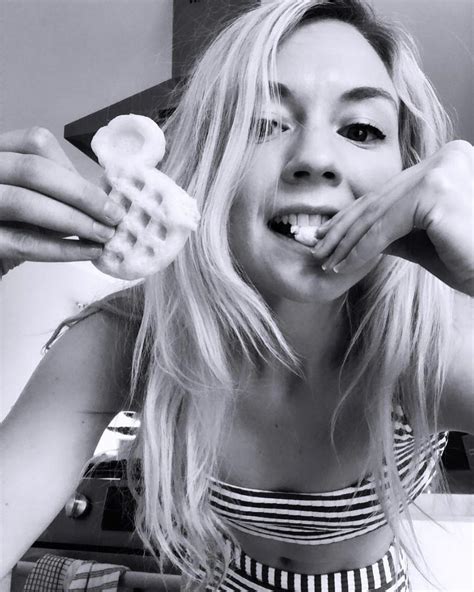 Emily Kinney So Cute On Selfie Like A 20yo Girl 39 Photos The