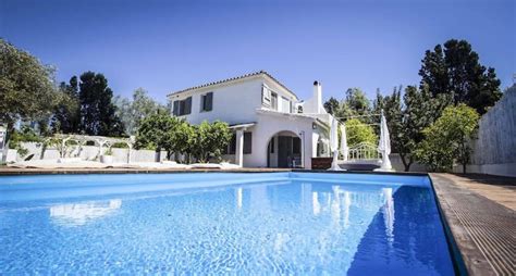 een prachtige strandvilla  sardinie met zwembad villas te huur  perde sali sardegna