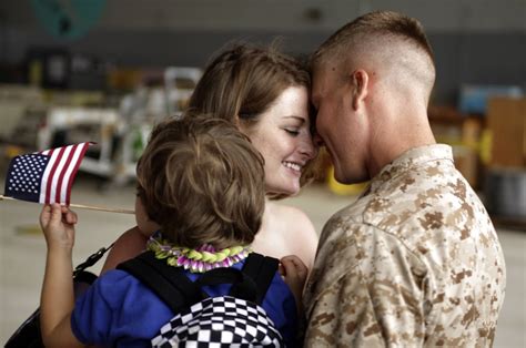savannah dejong greeted her husband daniel with 1 3 marines bravo soldier homecoming kissing