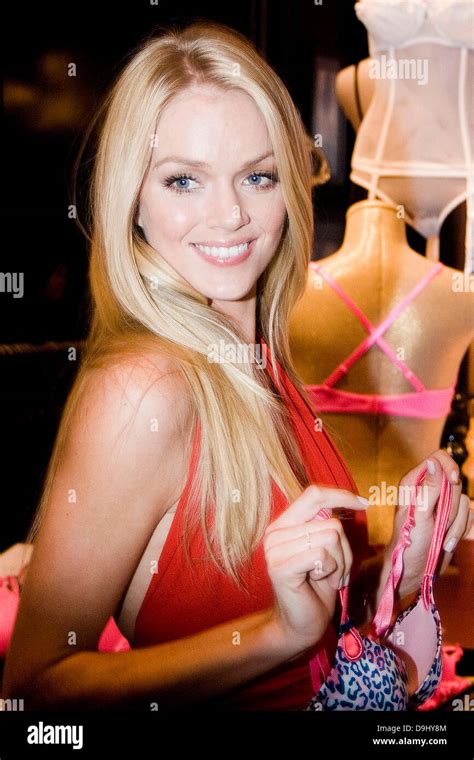 Victoria S Secret Model Lindsay Ellingson Promotes The Victoria S