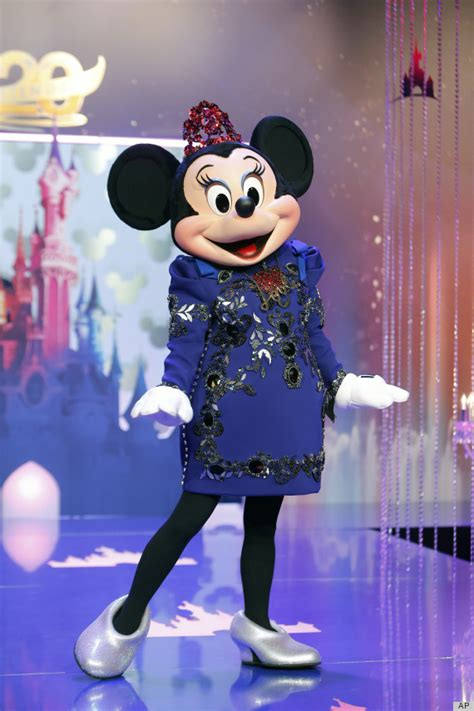 Minnie Mouse Makeover Unveiled At Disneyland Paris Photos Huffpost