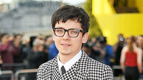 who is asa butterfield facts about the netflix star of sex education
